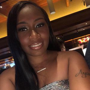 Meet your Posher, Dominique